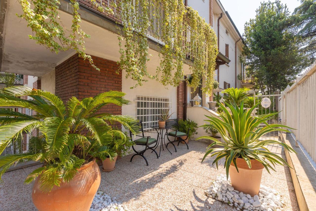Crys: Apartments, Holiday, Business, Blu Verona Exterior photo